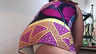 amateur lovebi flashing ass on live webcam