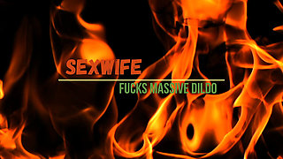 Brunette MILF Loves Pussy Drilling