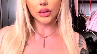 Big boob brunette masturbates on webcam