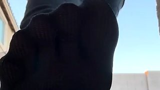 Amateur Foot Fetish Girlfriend Sucks and gives a Footjob