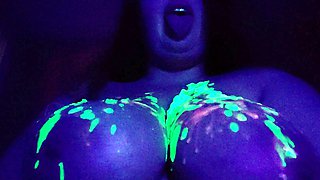 Slutty amateur flashing her big boobs in the backseat