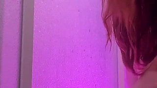 Redhead Play with Her Wet Pussy in Bathtub
