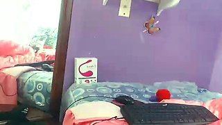 This large amateur cam girl has some very big boobs