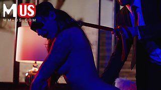 An awesome blindfolded model April Olsen knows how to suck