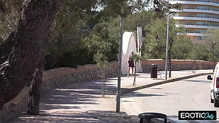 Spontaneous Fuck on the Side of the Road Hungry MILF Gives It Her All