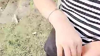 Amateur Foot Fetish Girlfriend Sucks and gives a Footjob
