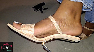 Belle Hadja Pretty Feet of the Night