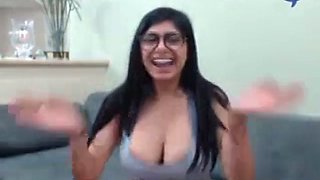 Naughty arab slut Mia Khalifa solo at home