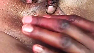 Mulher Brasileira Casada Seduz Seu Guarda Costa Seu Marido Fica Olhando