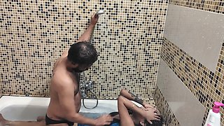 Husband's Friend Came to a Lonely Girl Fuck Indian Girl in Bath