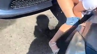 Amateur hottie fucked outdoor in public