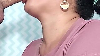 Hermosa Chica Mamadora Garganta Profunda
