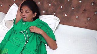 Handsome Amateur Indian Duo Share Extraordinaire Intercourse Elder Nymph Young Stud
