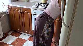 Stepson Lifted His Step Mom Skirt And Saw A Big Ass For Anal Sex 10 Min