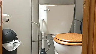 Female plumber's buttcrack