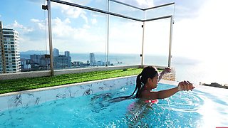 Big ass Thai GF first time anal fucking