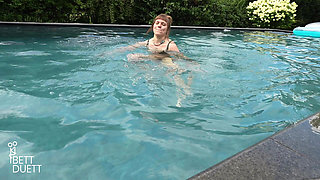 Uncut - Pool Masturbation on Vacation!!