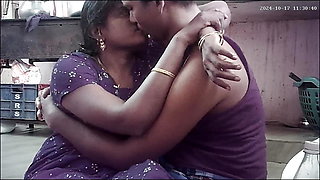 Desi house wife hot lips kissing ass