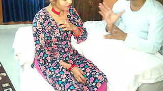 Akeli Bhabhi ko paiso ka lalach deke pel diya