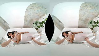 Ember Snow - The Best Massage - Footsiebay
