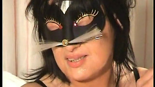 Husband lets a swinger to bang his wife in a wild threesome