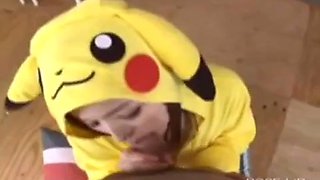 Pikachu H-Cosplay