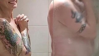 A Shower and Piss with a Londoner