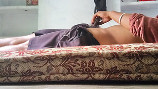 Ghode wala ki bhabhi ko dekha raat ko sex karte hue