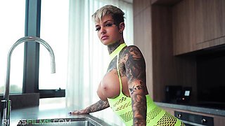 Primal Instincts's alternative girl clip by Riggs Films