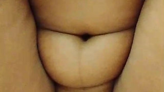 Water came out of the hand of brother-in-law's penis, desi sexy video, sexy video, sex video.