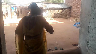 Cute and desi Padosan ka natural figure slowly slowly mood bana diya best video