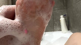 Foot Fetish in Shower