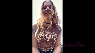 Girl Shows Her Tits and Pussy Outdoors