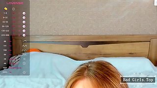 Petite Teen Shares Steamy Perfect Big Booty Play