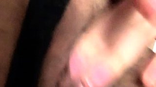 Close up solo beauty fucking her pussy