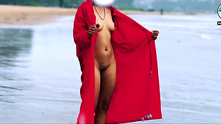 Public Beach Masturbate and Squirt