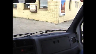 Sex in car with blonde cougar who likes facial end