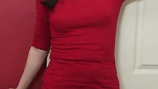 Sexy British MILF Kitty Cream Masturbates in Bed