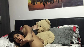 A big exotic girl rubs her big pussy.