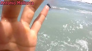 Italian Bubble Butt Babe Gives Blowjob on Nude Beach - Amateur 4K Fun