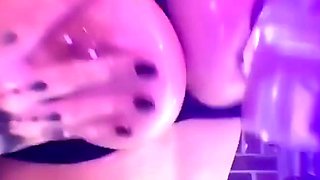 Big boob brunette masturbates on webcam