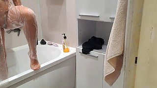 Looking for My Teen Step Sister and Jacking Off