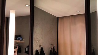 Amateur Big Boobs jerks Big Dick