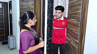 Hot Indian Bhabhi Fucks Neighbor Boy Alone At Home - Aksha Khiladi69 Big Natural Tits Doggy Style