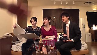 Late-Night Street Pickup of Tipsy Partygoers x5x85AEAFE2ED3020A7A2