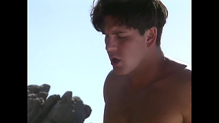 A Wild Girl Gets Fucked on the Beach Until He Cums on Her Face