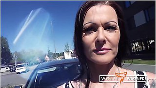 Julia Exclusiv Enjoys His Warm Milk After Fuck Casting