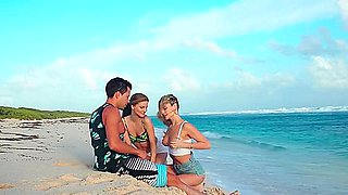 Group Sex In A Villa With Two Models Brings Heavenly Pleasure To A Bus
