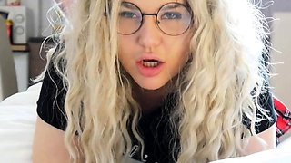 Rough Anal Sex Makes Her Squirt Non-Stop