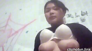 Kim Ngan masturbates into white water: Amateur, Big Ass  Asian Porn